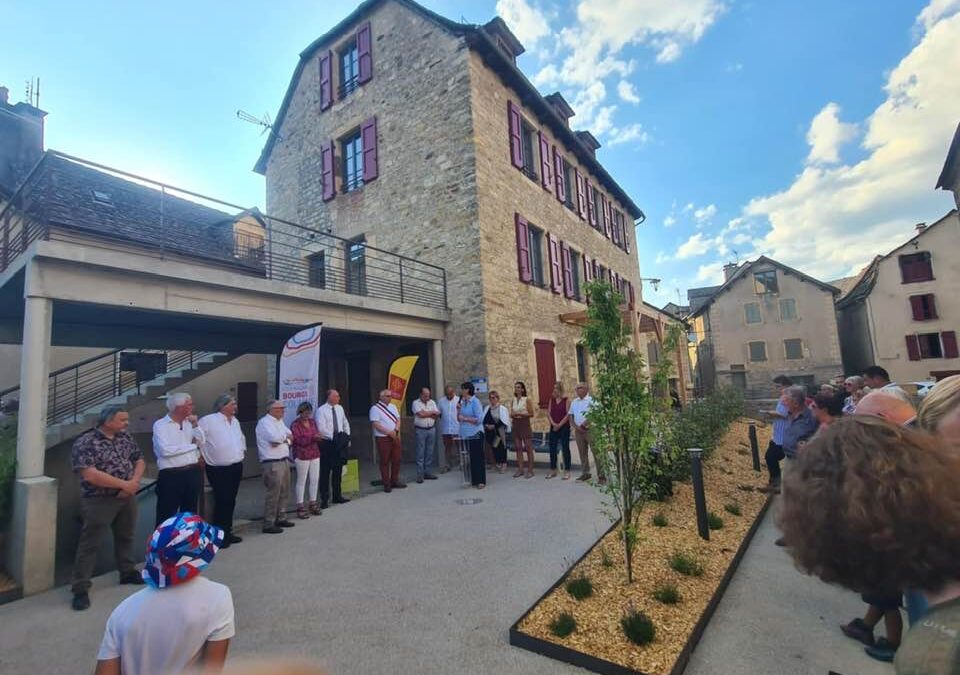 Inauguration de logements à Bourg sur Colagne