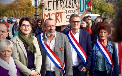 Mobilisation organisée par la confédération paysanne à Paris aujourd’hui contre le MERCOSUR
