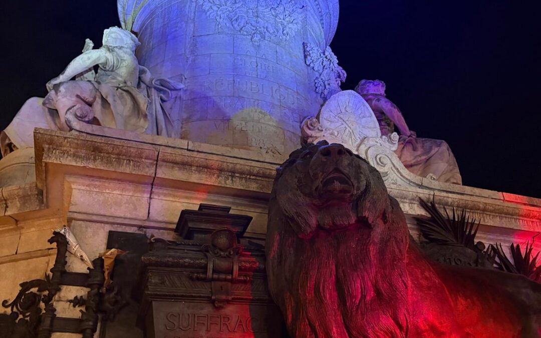 Hommage aux victimes du 13 novembre 2015