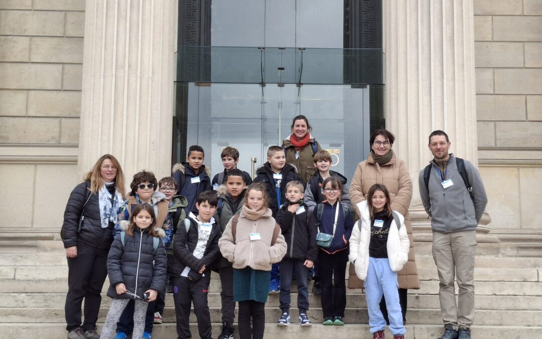 Découverte de la vie parlementaire pour les jeunes de Bourg-sur-Colagne